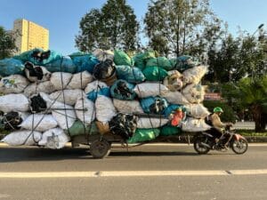 Profesjonalna flota pojazdów do transportu odpadów przemysłowych