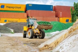 profesjonalny transport odpadów przemysłowych z zakładu produkcyjnego z zachowaniem wszelkich zasad bezpieczeństwa
